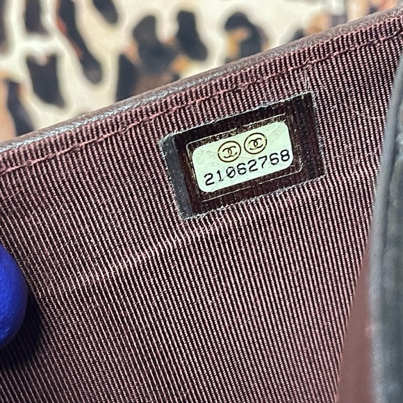 Authentic  Chanel Bifold wallet - Picture 14 of 16